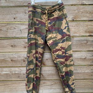 TNA Camo Joggers size L